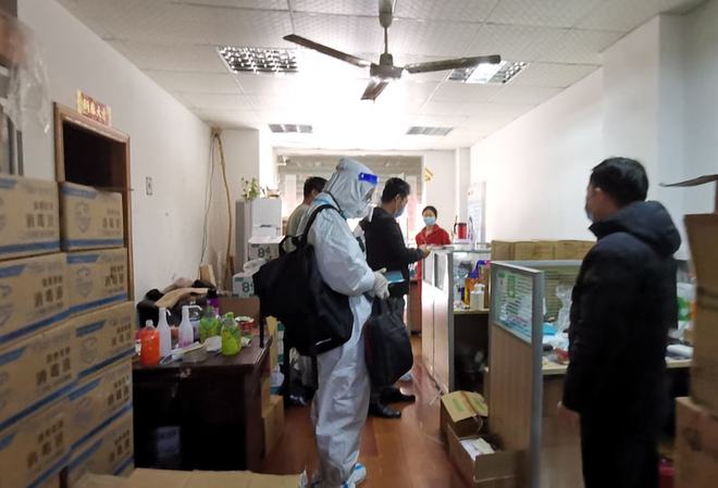 借疫涨价？大批药商被曝光，消毒剂销售乱象引深思